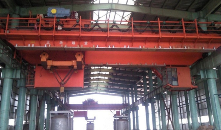 Intelligent metallurgical materials handling crane